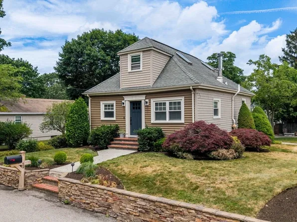 29 Malta St, Seekonk, MA 02771