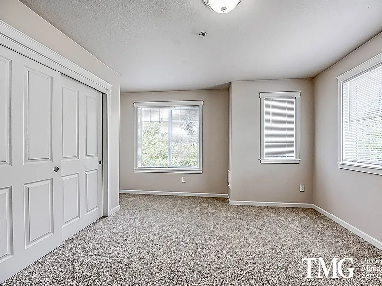 15075 SE Powell Blvd — Photo 11