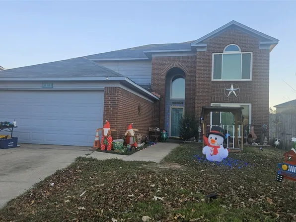 1101 Highland Station Dr, Saginaw, TX 76131