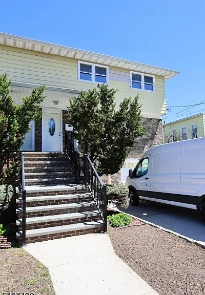 210 Walnut St #R — Photo 2