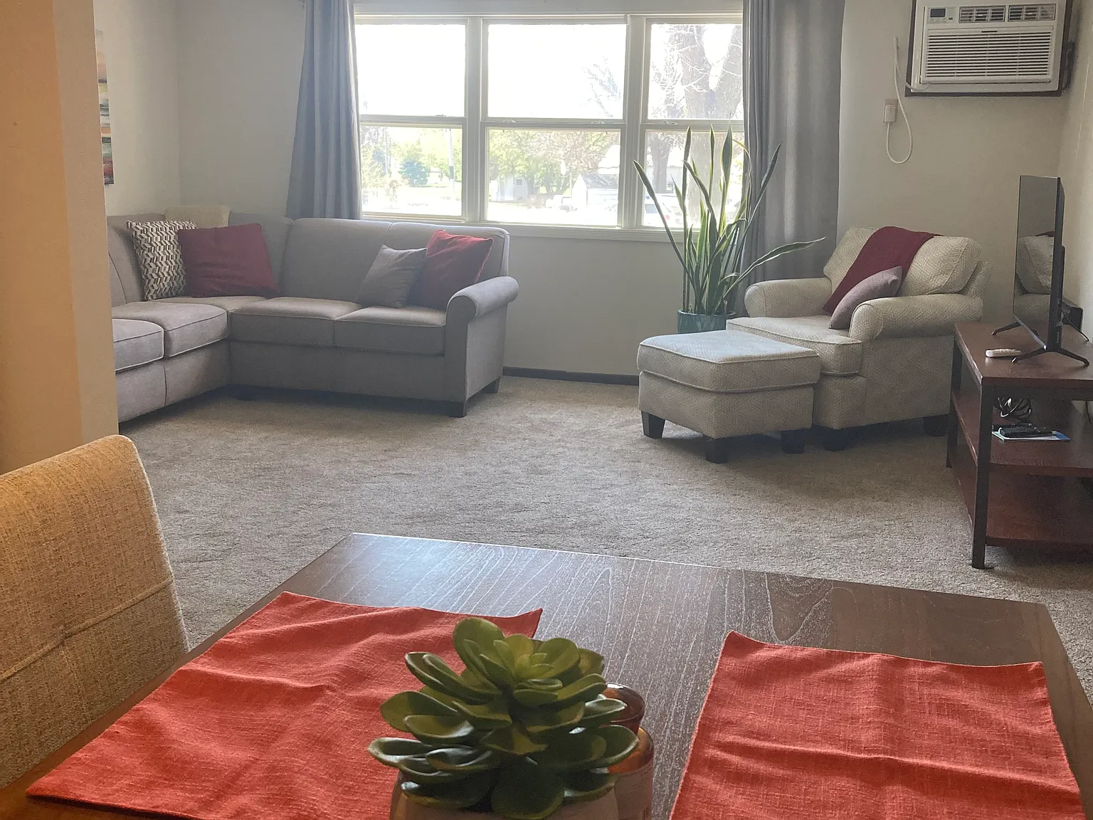 2 bed, 750 sqft, $950 — Photo 3