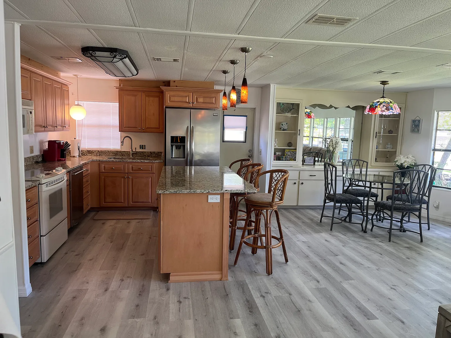 2 bed, 1056 sqft, $2,000 — Photo 4