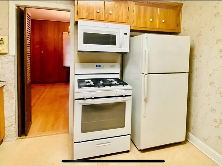 80-47 Chevy Chase St — Photo 5