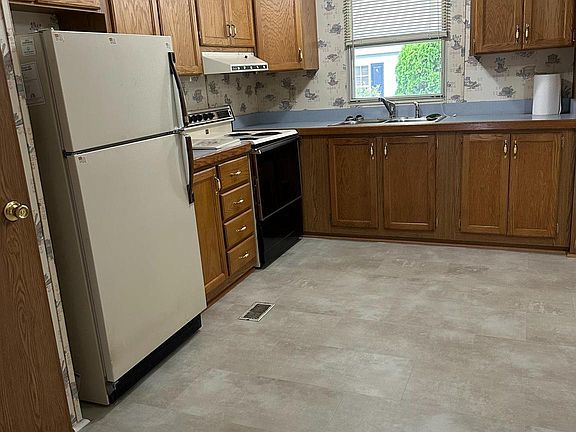 5th image of 156 Medallion Dr