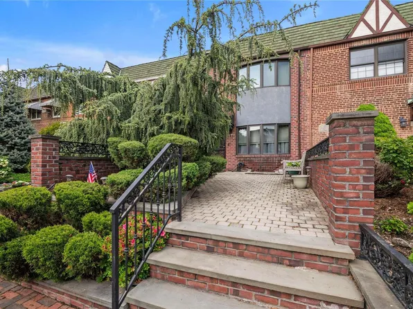 61-73 77th Street, Middle Village, NY 11379