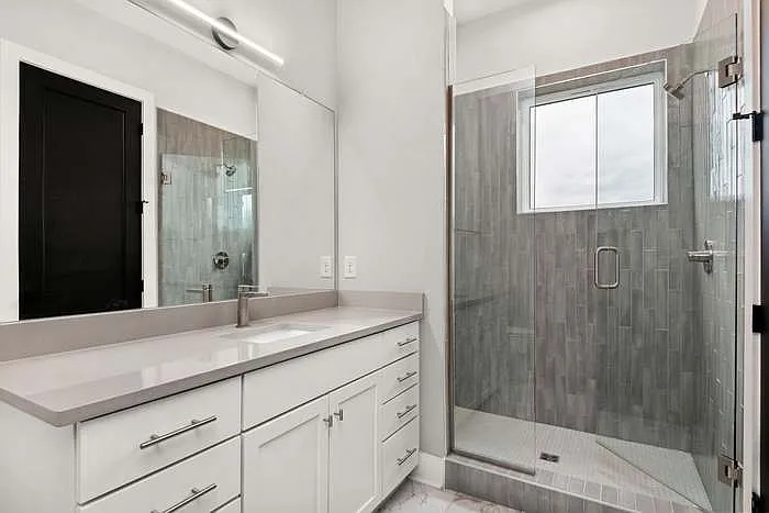 5916 Morrow Rd #200 — Photo 4