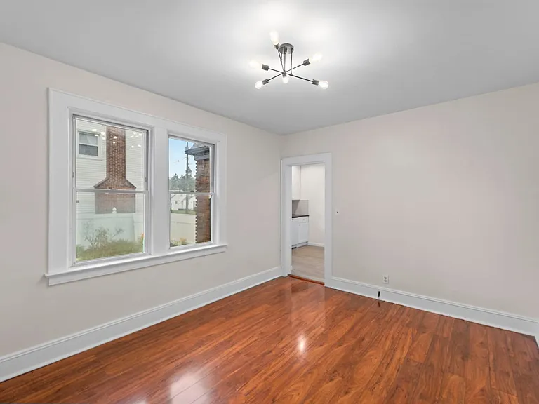 2215 N Wood Ave — Photo 5