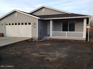 328 S Holly Dr, Moxee, WA 98936