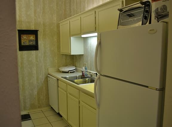 3rd image of 2105 Count Fleet Dr Unit 203