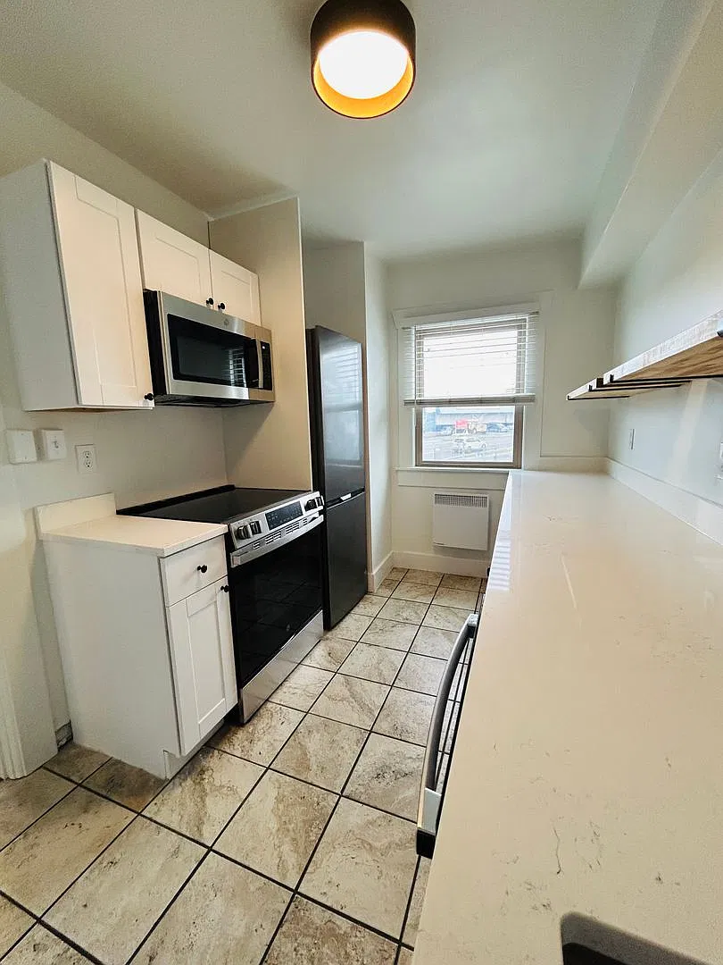 Canal Apartments — Photo 2