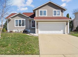 7718 Pin Tail Dr NE, Cedar Rapids, IA 52402