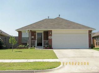 1302 SW 24th St, Moore, OK 73170