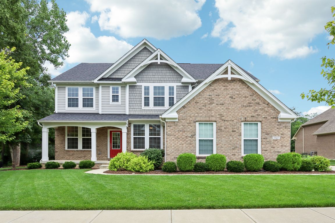 Sedge Meadow Dr-S2607-001.jpg
