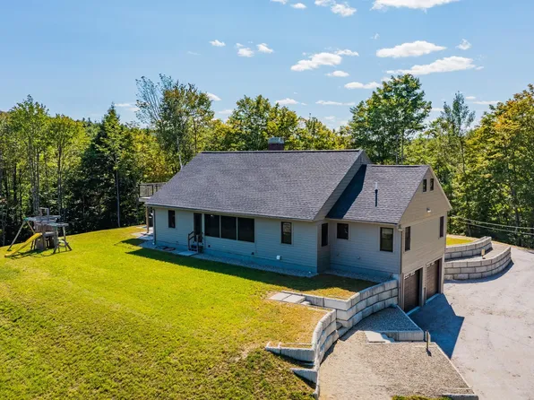 33 West Court Road, Sunapee, NH 03782