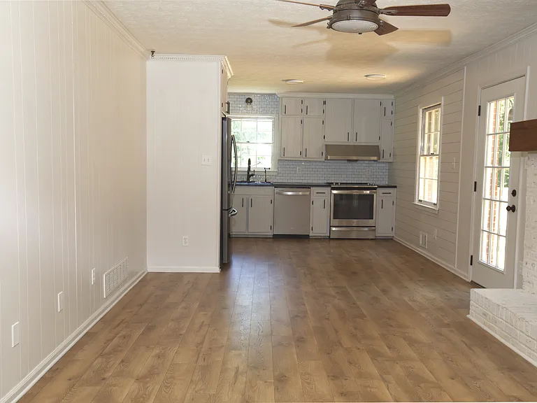 48 Stone Valley Dr SW — Photo 3