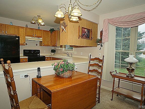 2nd image of 30 Gardenville Pkwy W