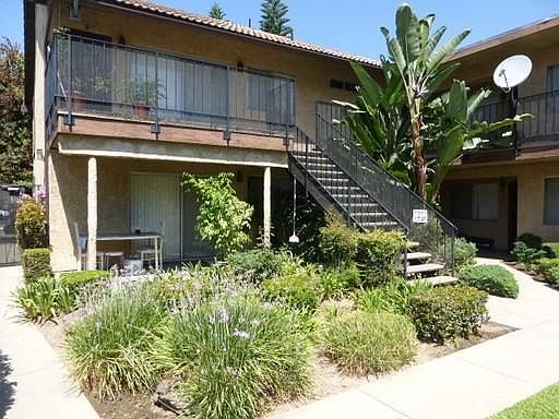 3rd image of 612 N Chandler Ave APT I