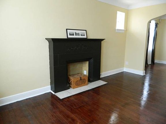 4th image of 8925 Lucerne Ct