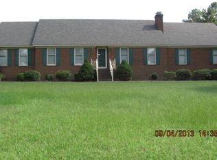 3536 Mobleys Bridge Rd, Grimesland, NC 27837