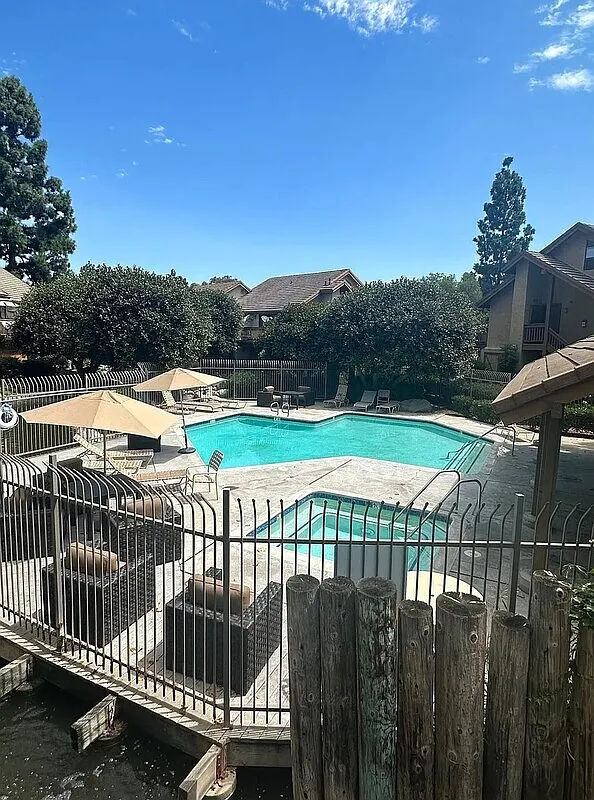 1 bed, 636 sqft, $1,880 — Photo 1