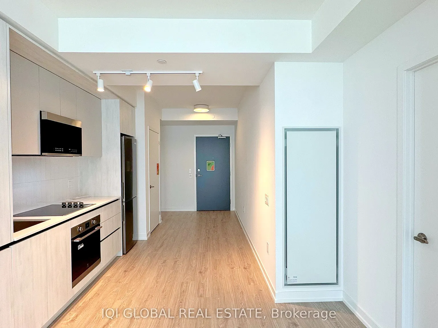 1 bed, $2,048 — Photo 4