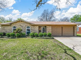 229 NW Wintercrest Rd, Burleson, TX 76028