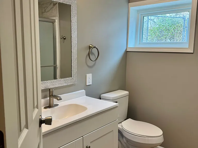 2227 S Bonn Ave — Photo 17