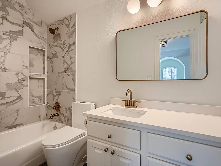 2625 McCullough St — Photo 17