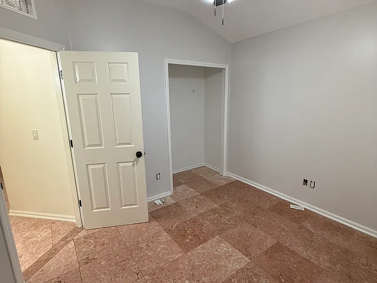 2802 Coachman Lakes Dr — Photo 18