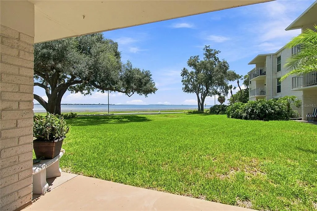 2 bed, 2.0 bath, 936 sqft, $3,000 — Photo 1