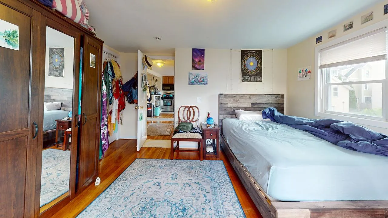 2 bed, 1000 sqft, $3,660 — Photo 1