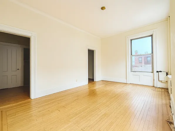 334 Hudson Street image 5 of 17