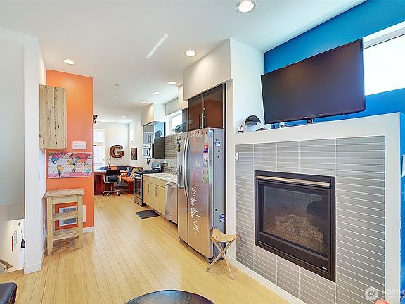 4th image of 3444 California Avenue SW