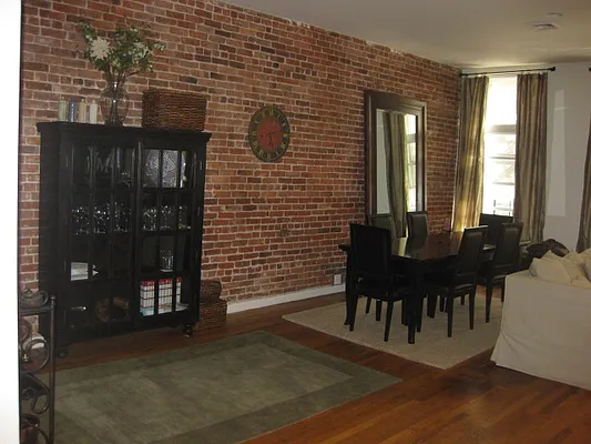 Rented by Skygroup Realty | media 4