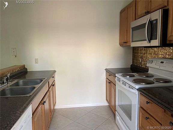 2nd image of 3094 SW Sunset Trace Cir Unit 3094