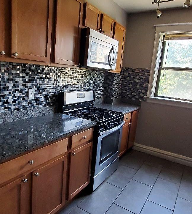 1st image of 4515 Maryland Ave APT 411