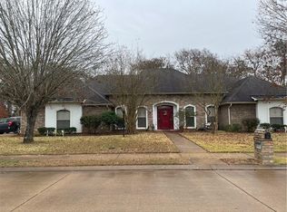 6401 Bayou Crossing Dr, Alexandria, LA 71303