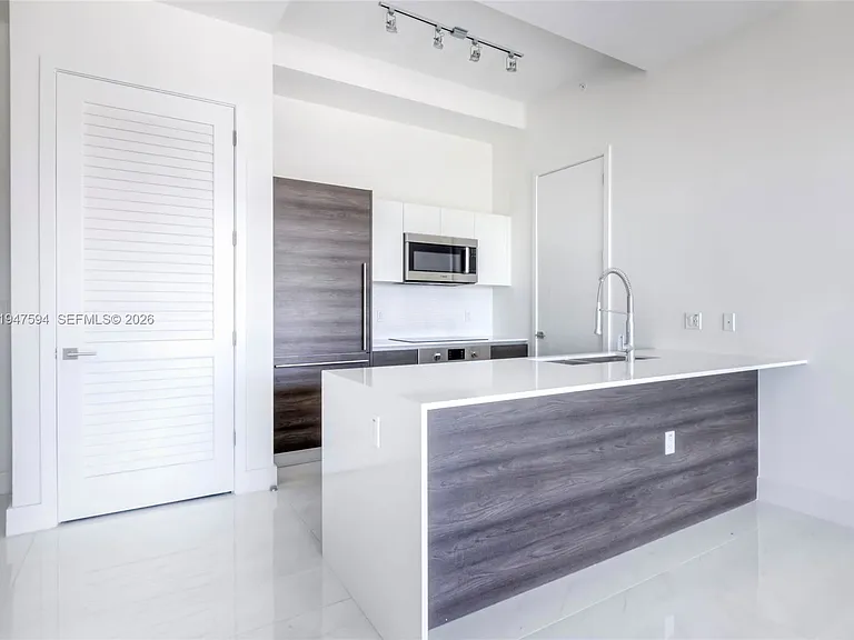 301 Altara Ave — Photo 4
