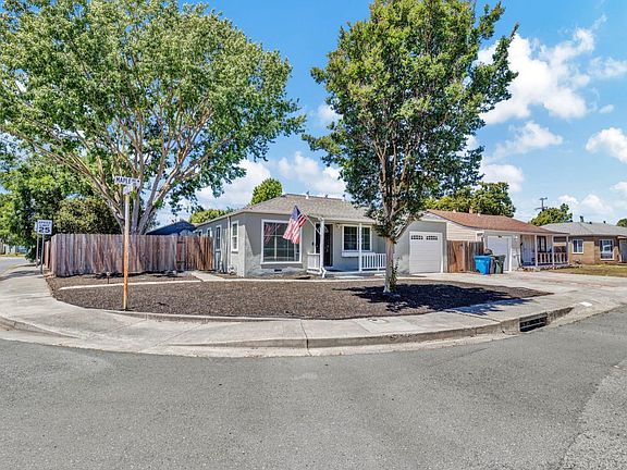 3rd image of 901 Maple Avenue