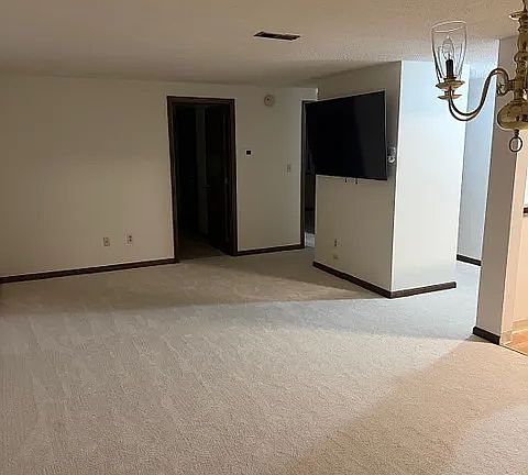 5th image of 3932 Ridge Lea Rd APT D