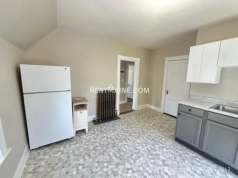 151 4th St #1 — Photo 2