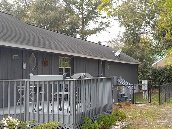 3rd image of 623 Live Oak Drive SW