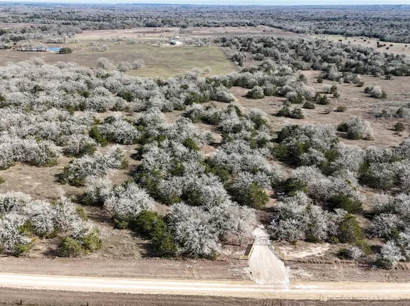 1485 Davis Rd, Muldoon, TX 78949