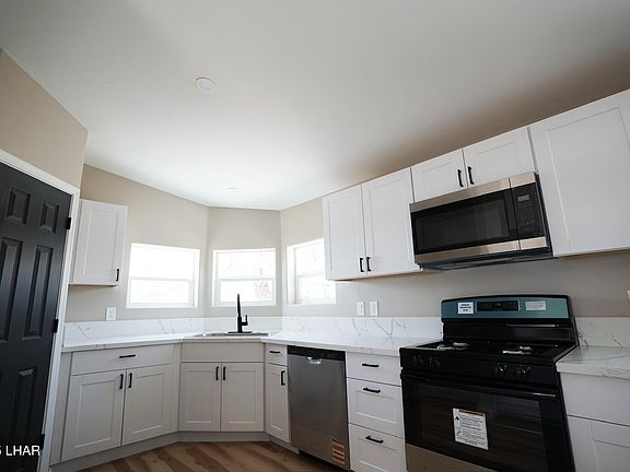 4th image of 3194 Joyce Ln