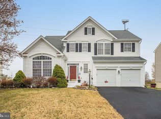 2822 Burrough Hill Ln, Woodbridge, VA 22191