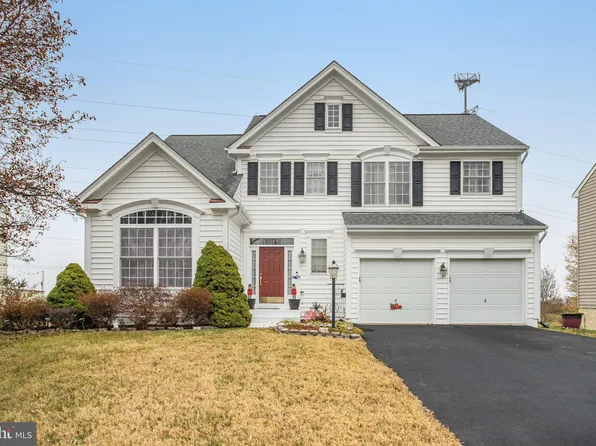 2822 Burrough Hill Ln, Woodbridge, VA 22191