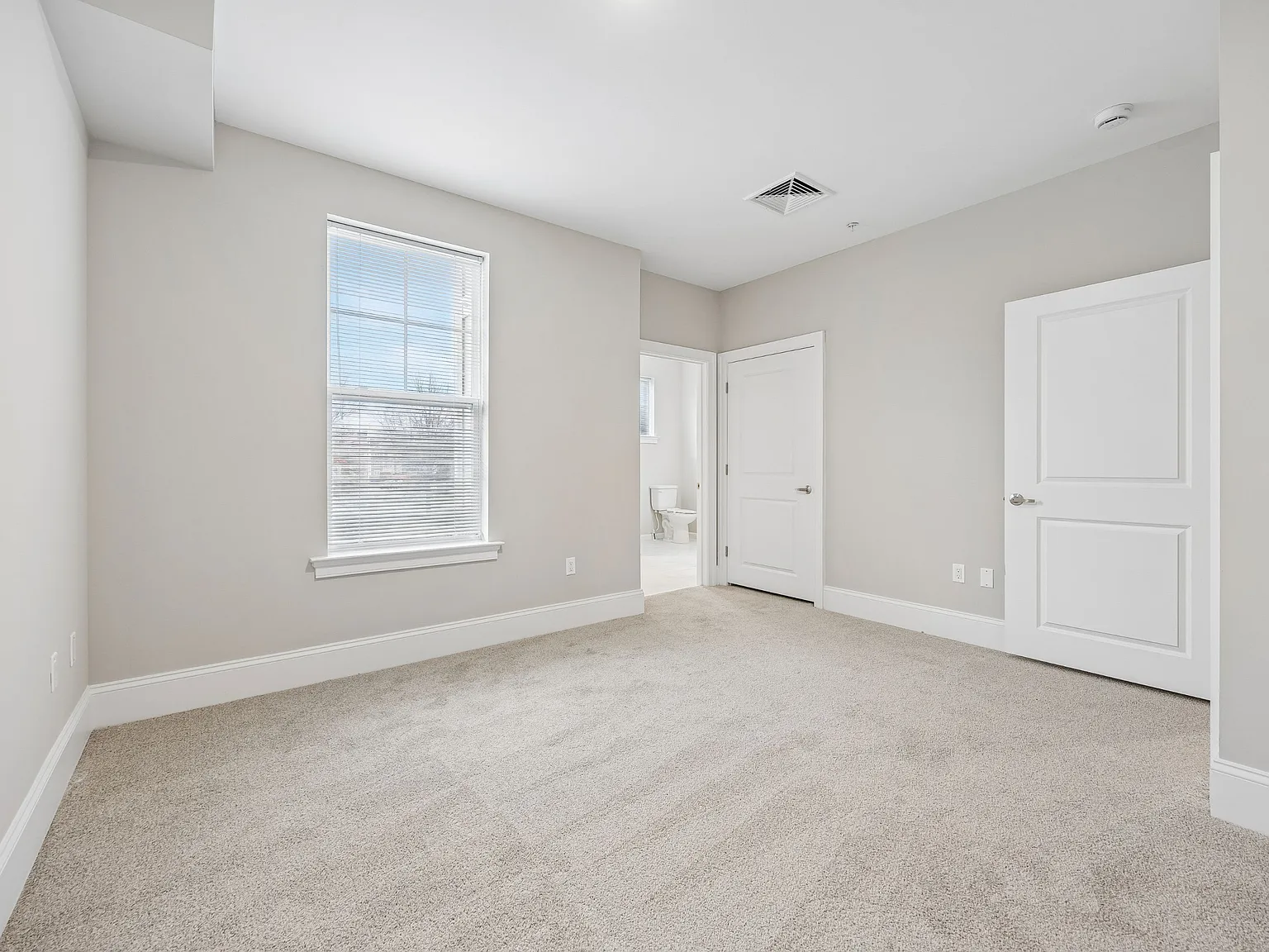 1900 Crescent Wy Unit 1941 — Photo 3