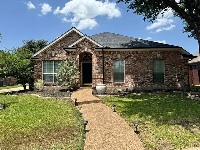 11342 Mansfield Dr — Photo 2