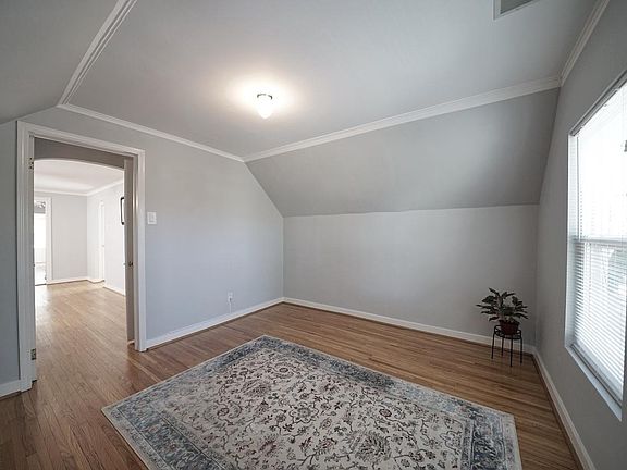 3rd image of 5847 W Warwick Ave #2