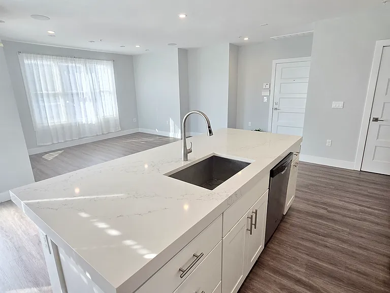 151 Hancock St #16 — Photo 9